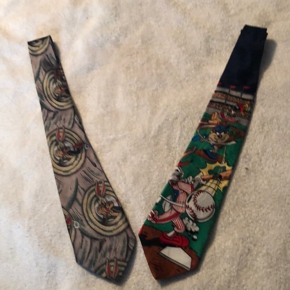 Two Vintage Looney Tunes Tues - Picture 1 of 3